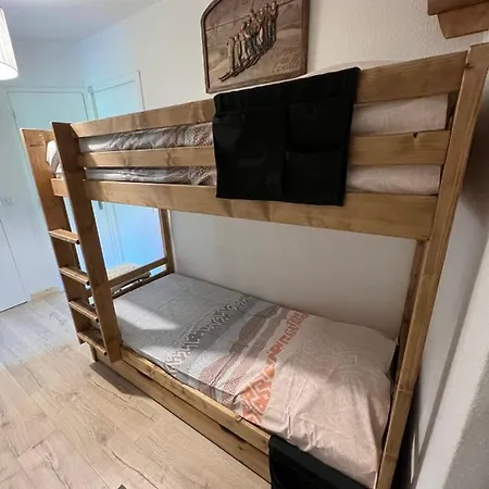 Le Solaret 1 4-6 Person Apartment *