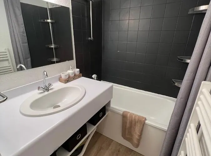 Le Solaret 1 4-6 Person * La Plagne